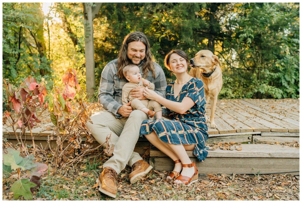 outdoor family portraits with pet