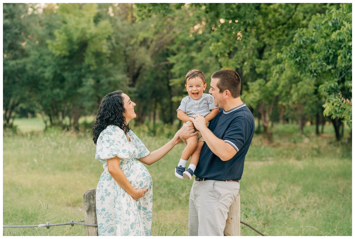 Family Maternity Photos with Siblings 